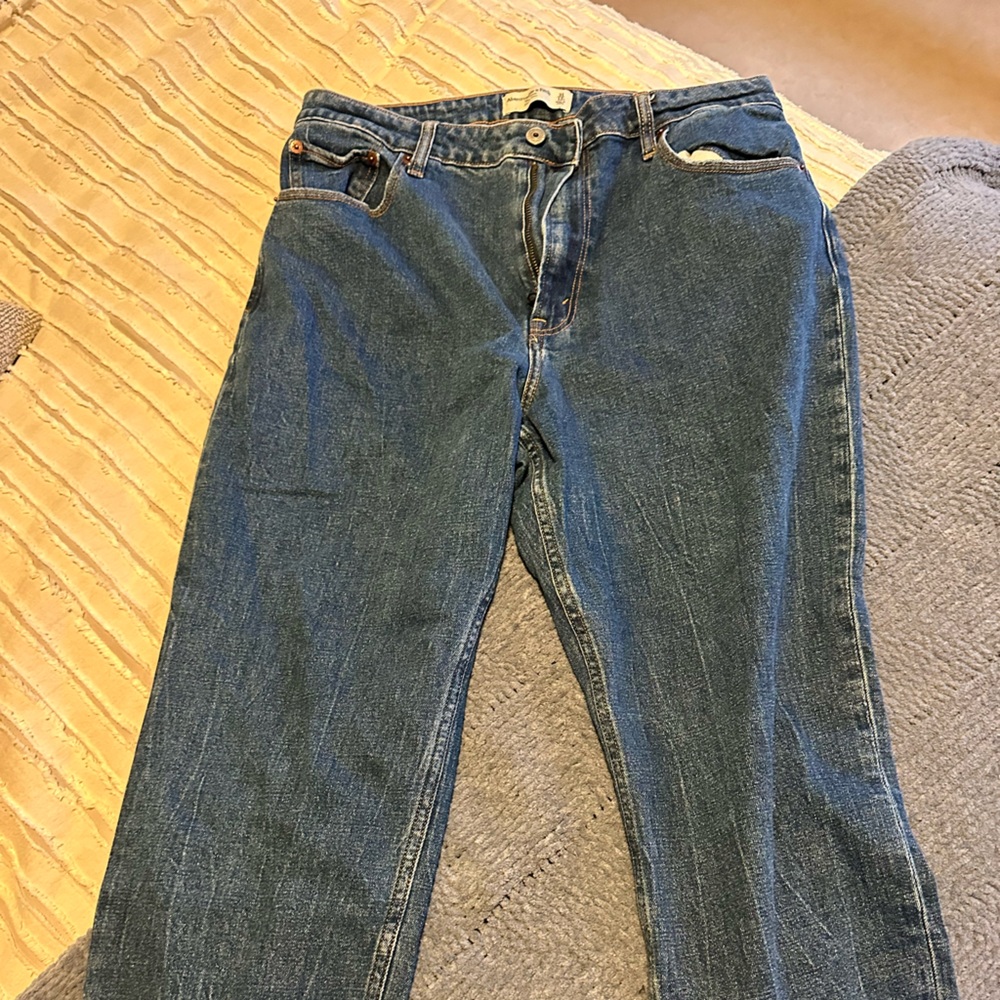 Abercrombie Curve Love: Mom High Rise (short)